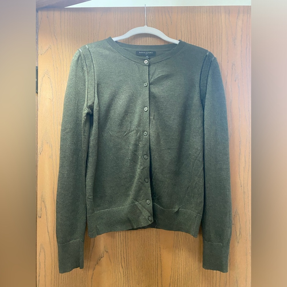 Banana Republic army green Merino Wool cardigan size XS